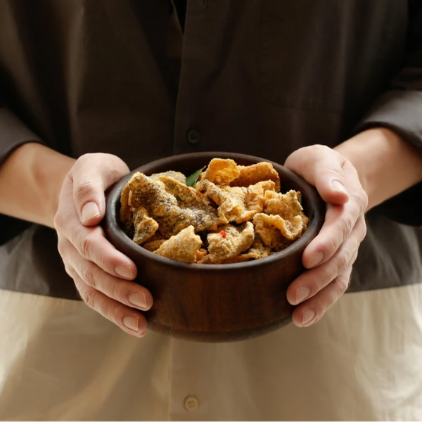 Crispy fried salmon skin coated with salted egg 80g