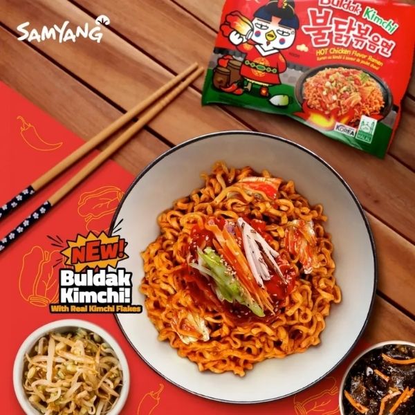 Droge instantnoedels, kimchi-smaak met pittige kip, 135 g (verpakking van 5 stuks)