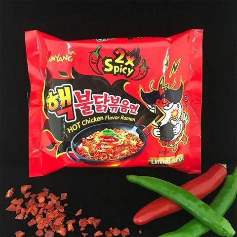 บะหมี่กึ่งสำเร็จรูปแบบแห้ง รสไก่สูตรเผ็ดมาก 140g ( แพค 5 ห่อ )